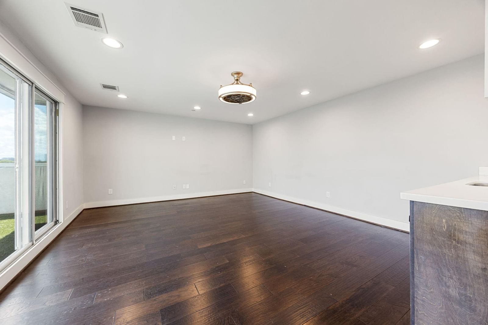 904 25th Street #D — photo 3