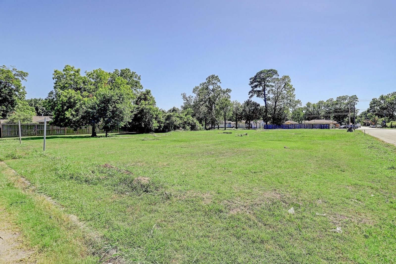 1410 Bragg Street — photo 1