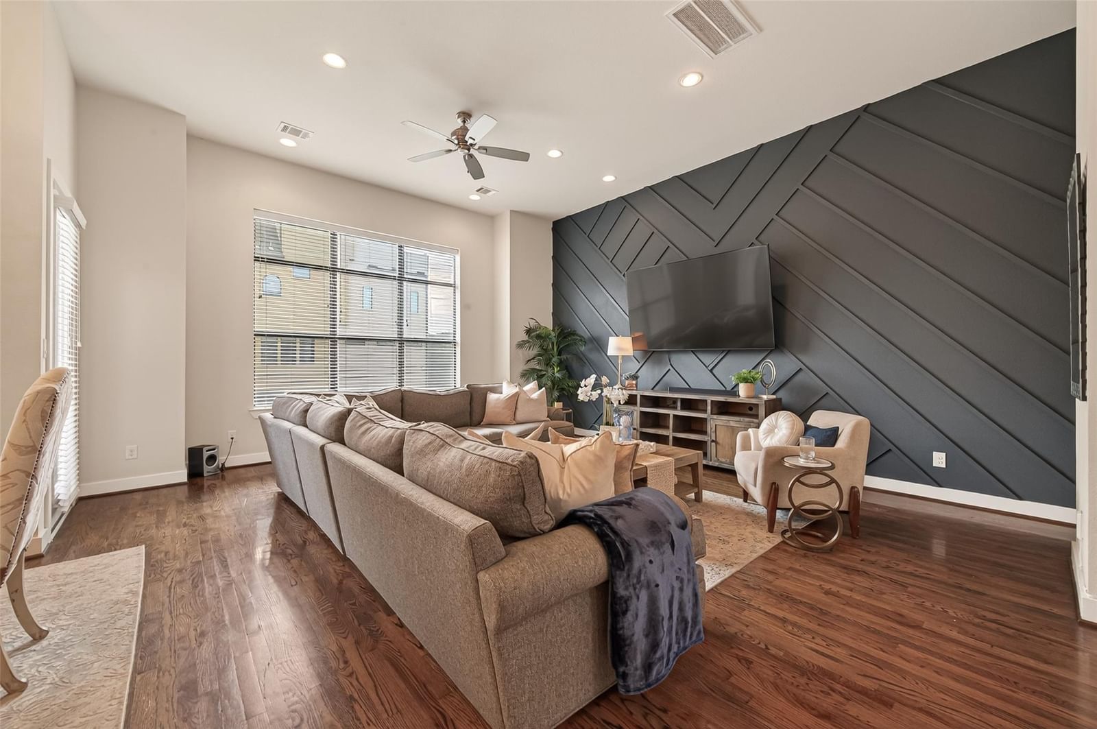 1512 Beall Street — photo 8