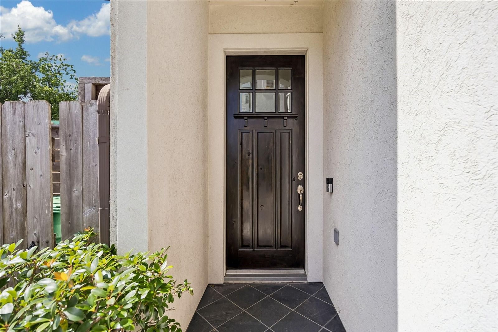 869 Wakefield Drive #B — photo 3