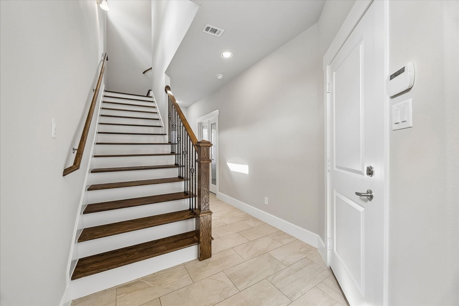 869 Wakefield Drive #B — photo 4