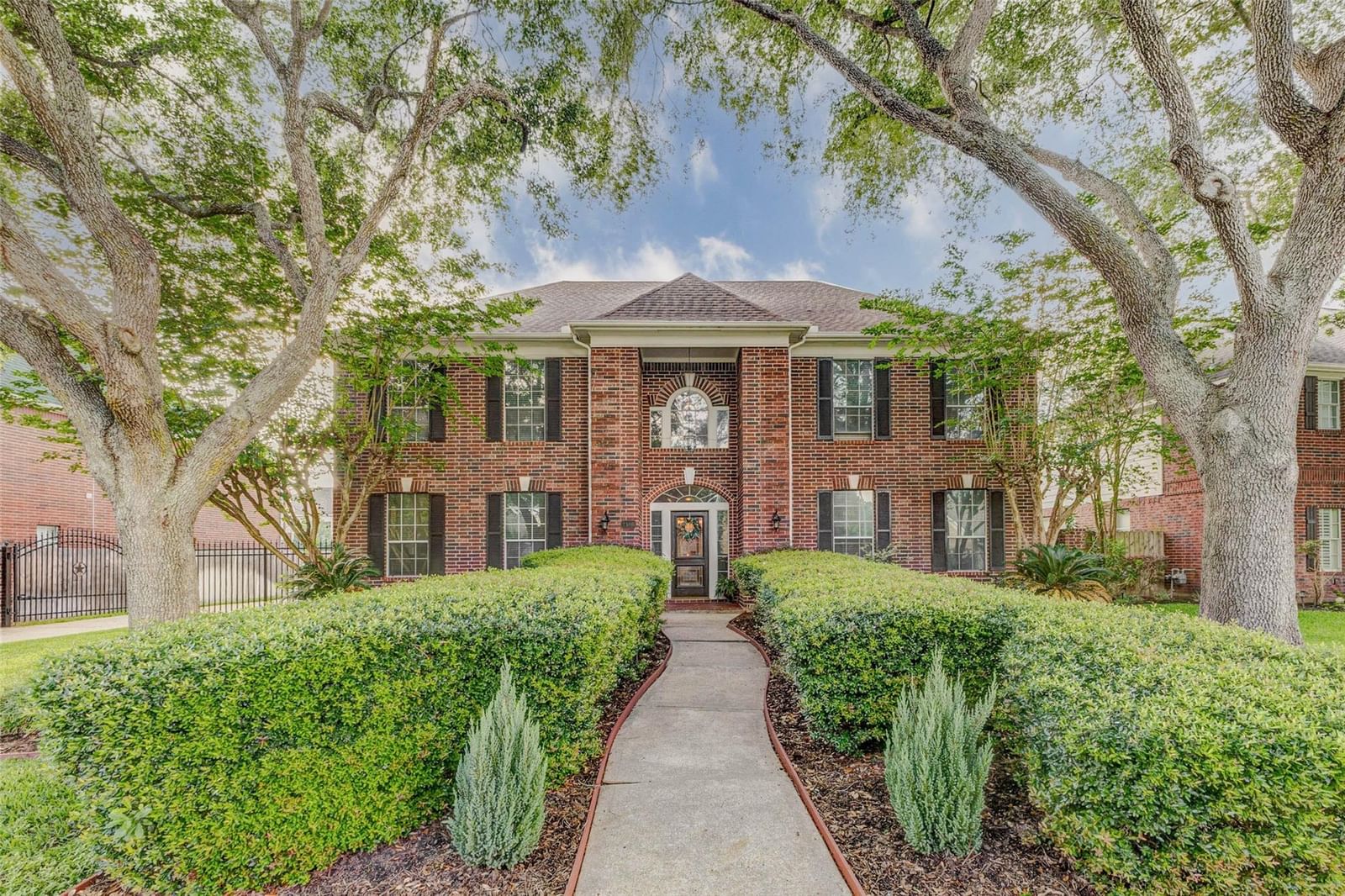 2106 Shade Crest Drive — photo 1