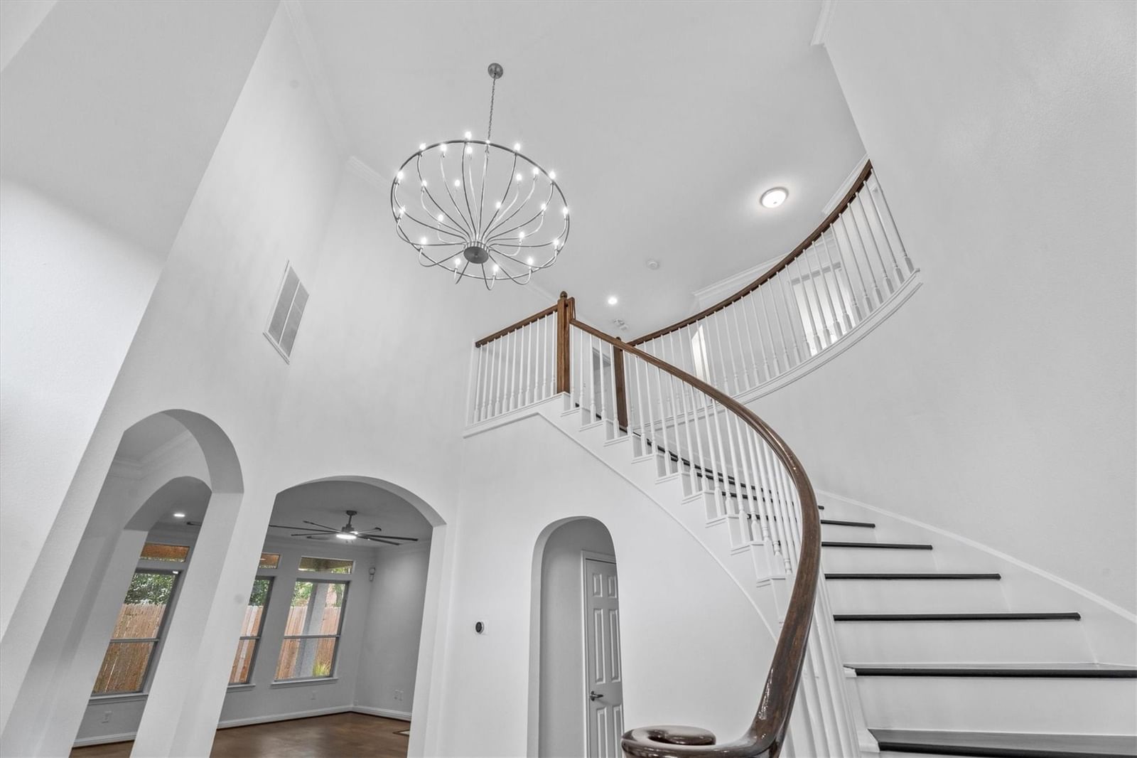 1420 Asbury Street — photo 8