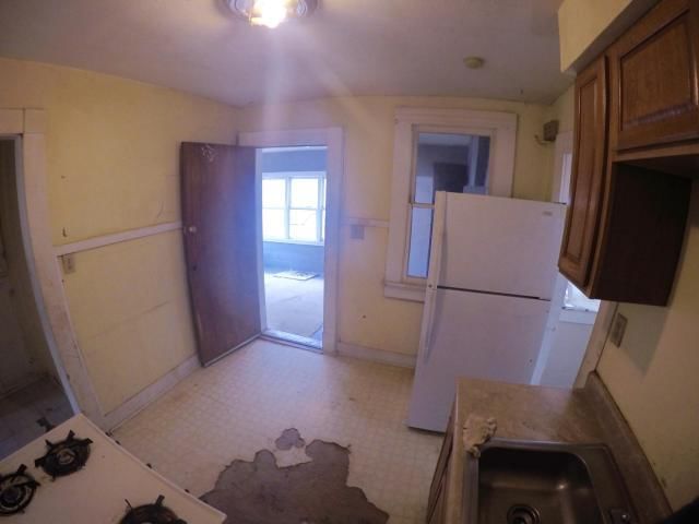 117 Massachusetts Street — photo 32