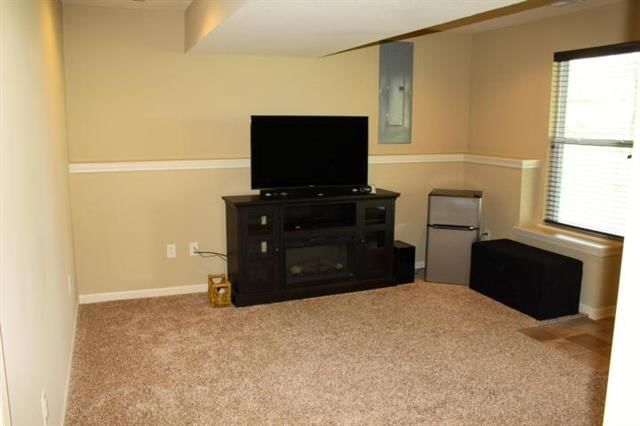 206 S Catalpa Street — photo 28
