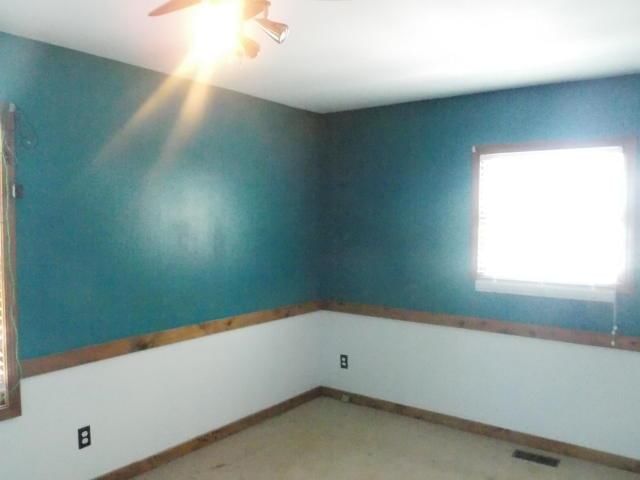 2401 Willow Lane — photo 12