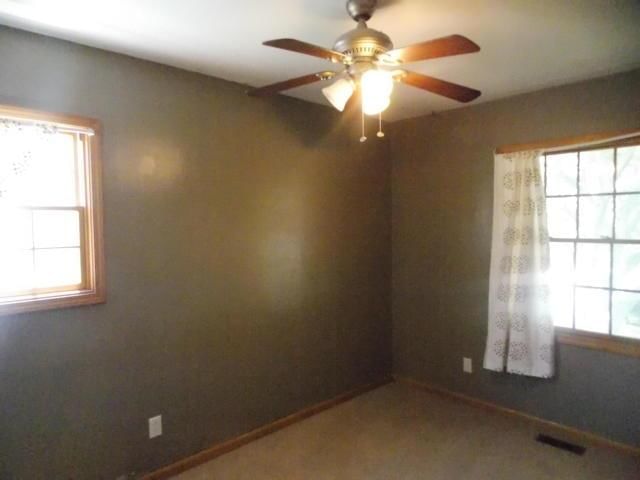 2401 Willow Lane — photo 14