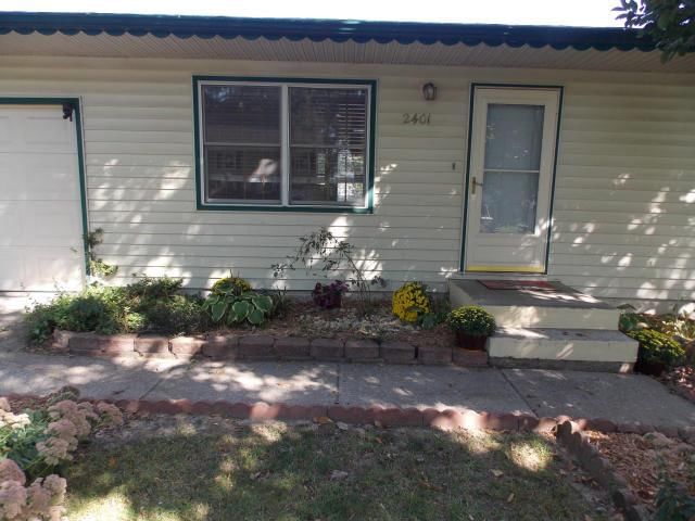 2401 Willow Lane — photo 3