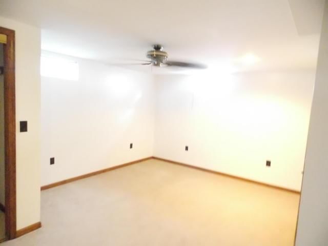 2401 Willow Lane — photo 21