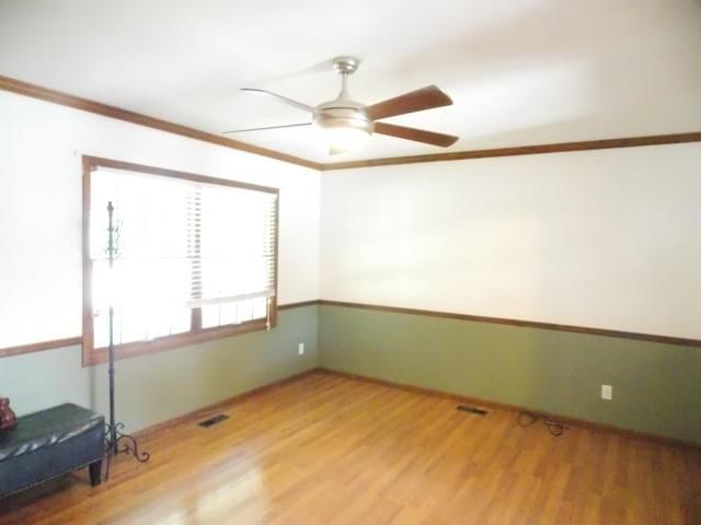 2401 Willow Lane — photo 7