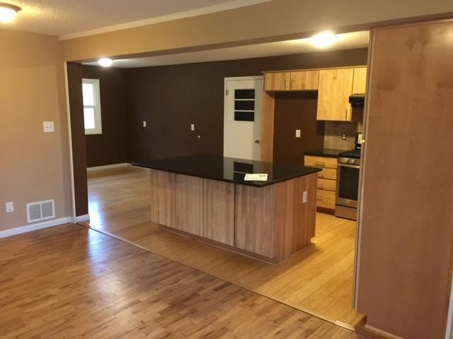 3913 East Hills Drive — photo 8