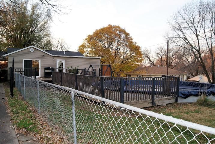 1905 S 40th Street — photo 26