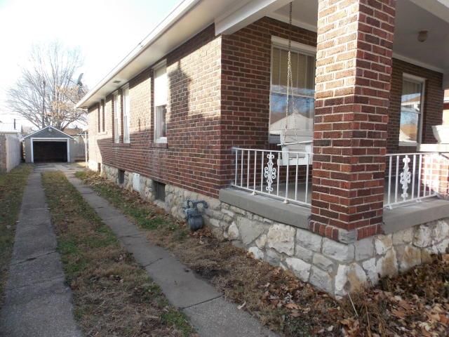 6036 Gordon Avenue — photo 2