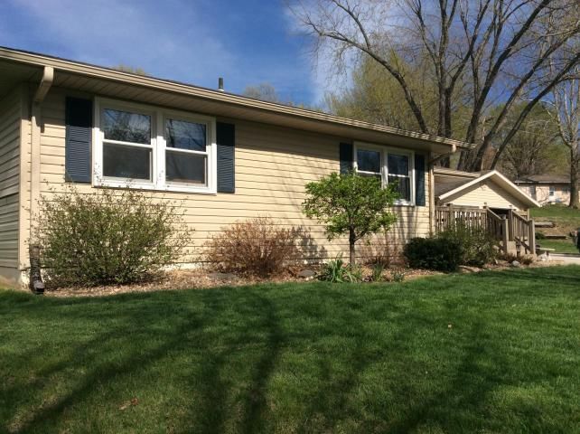 807 Swails Drive — photo 2