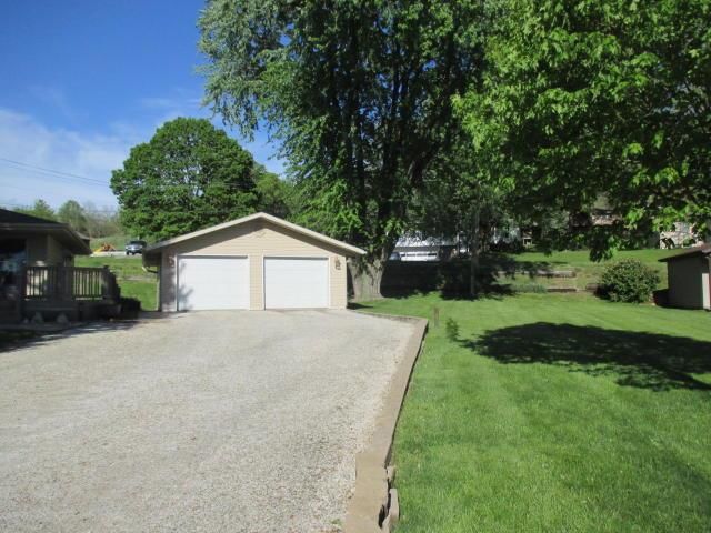 807 Swails Drive — photo 3