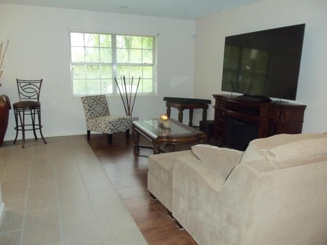 14 S Carriage Drive — photo 13
