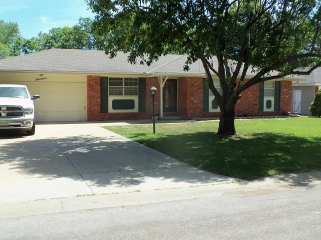 14 S Carriage Drive — photo 3