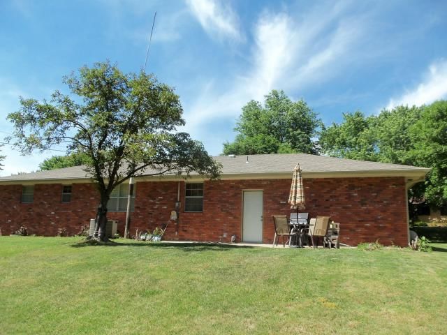 14 S Carriage Drive — photo 31