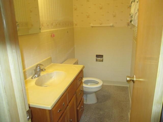 2304 N 35th Terrace — photo 15