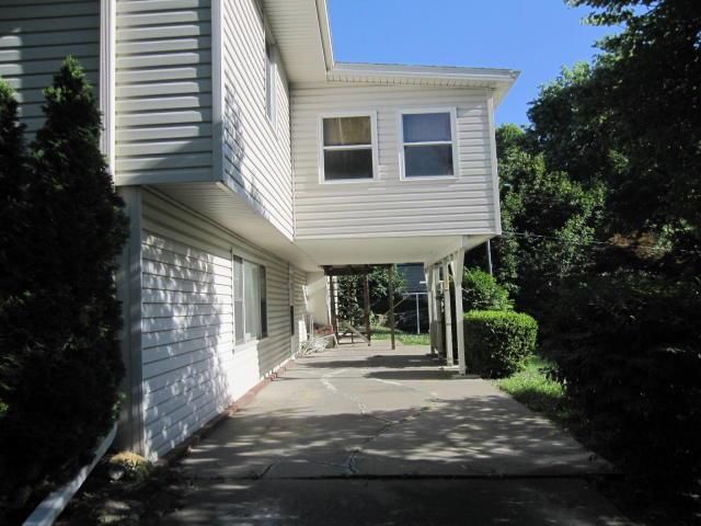 2304 N 35th Terrace — photo 5