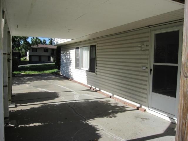 2304 N 35th Terrace — photo 6