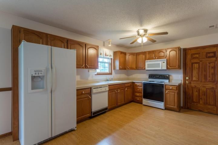 1106a E Chestnut Court — photo 8