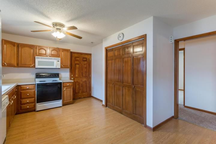 1106a E Chestnut Court — photo 9