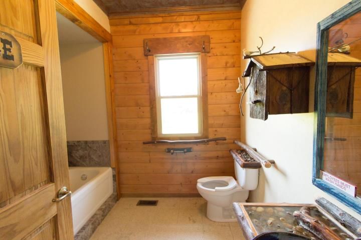 1506 S Riverside Road — photo 11