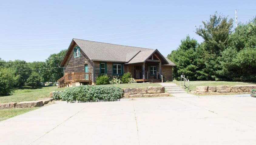 1506 S Riverside Road — photo 3