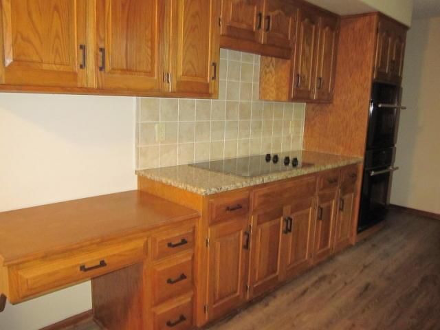 617 Greenbriar Terrace — photo 8