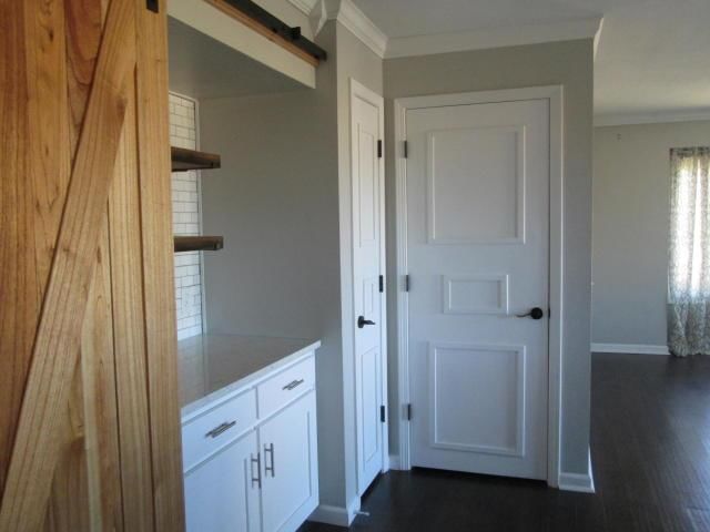 1 Lakes Drive — photo 8