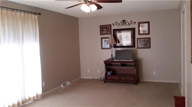 409 CLINTON Drive — photo 7