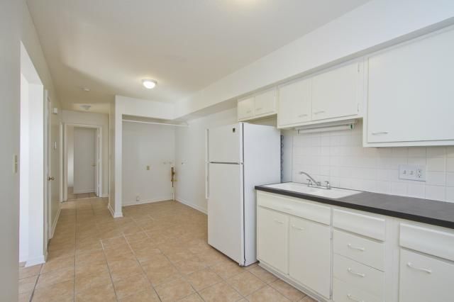 1742 Bristol Avenue — photo 6
