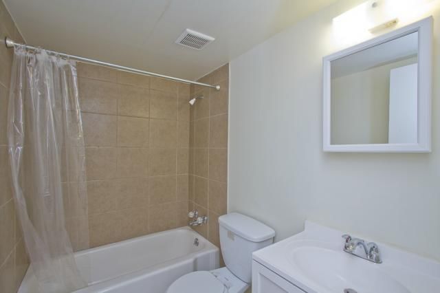 1742 Bristol Avenue — photo 9