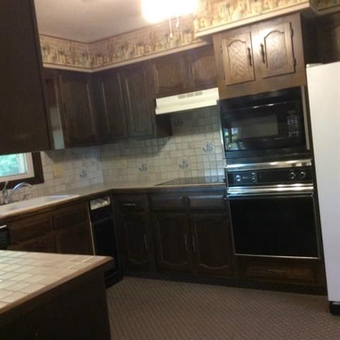 808 James Place — photo 5
