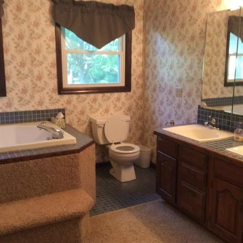 808 James Place — photo 7