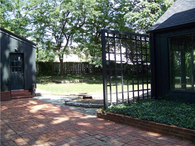 205 E Culton Street — photo 17