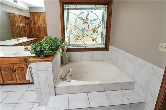 101 The Woodlands Drive — photo 17