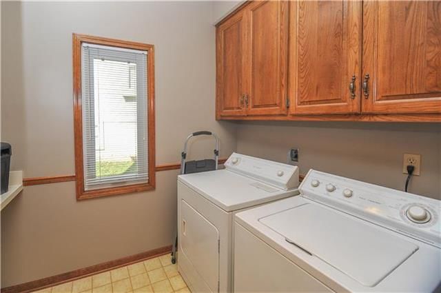 101 The Woodlands Drive — photo 23