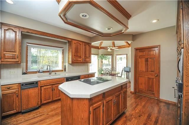 101 The Woodlands Drive — photo 8