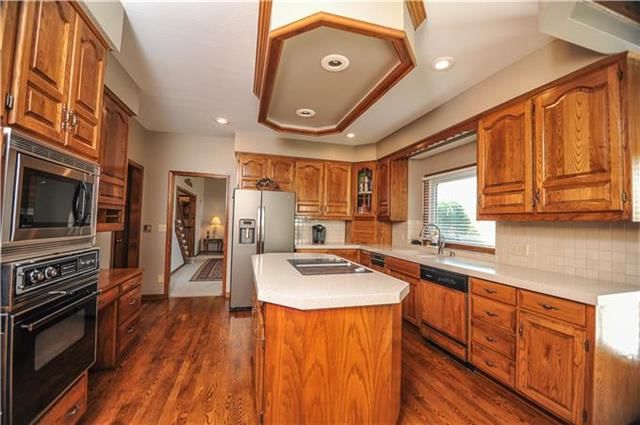 101 The Woodlands Drive — photo 10