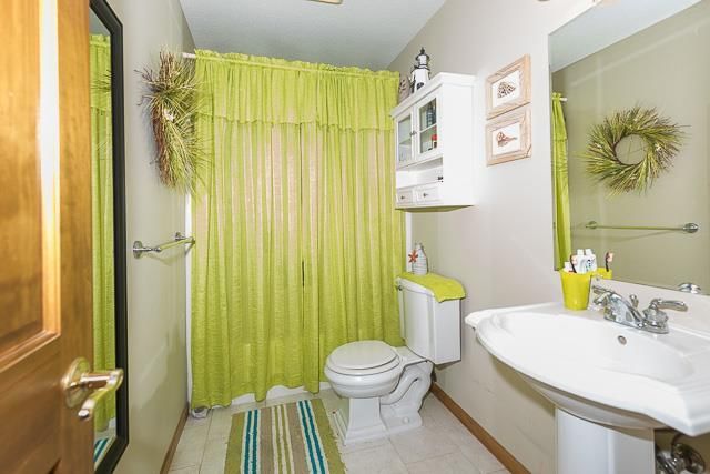 270 Willis Drive — photo 12