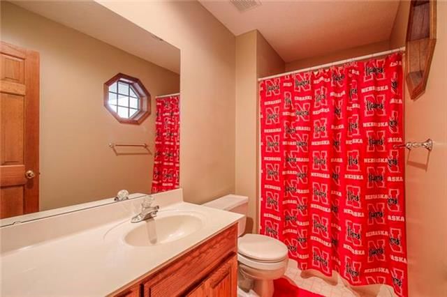 3700 S GRAND Avenue — photo 16