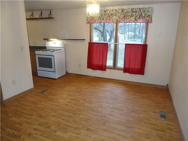 721 Division Street — photo 5
