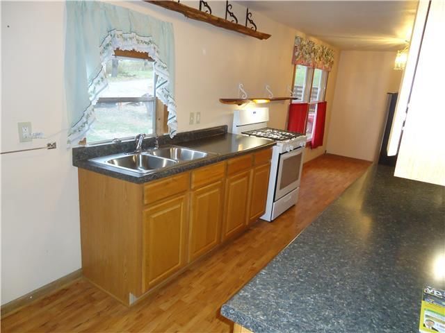 721 Division Street — photo 9