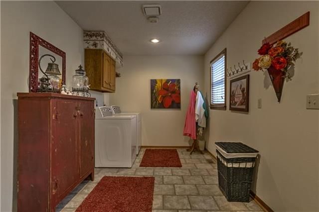 7758 Pflumm Court — photo 13