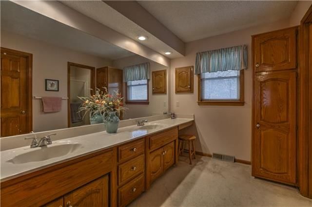 7758 Pflumm Court — photo 16