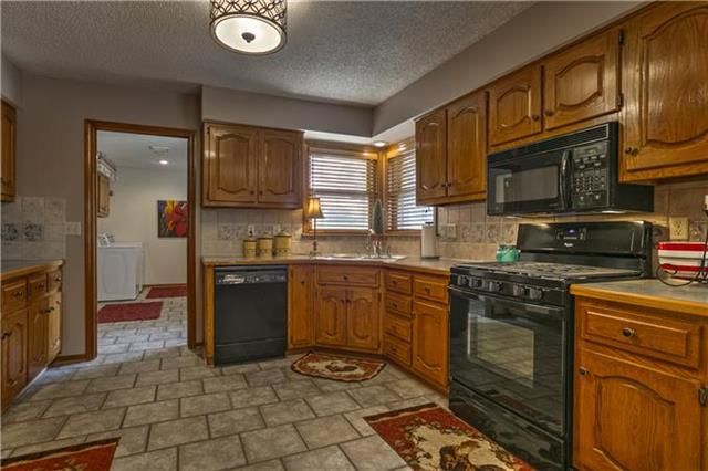 7758 Pflumm Court — photo 9
