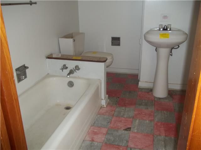 216 W 6th Avenue — photo 13
