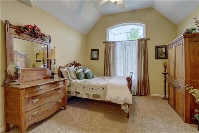 5726 NE Timber Hills Drive — photo 13